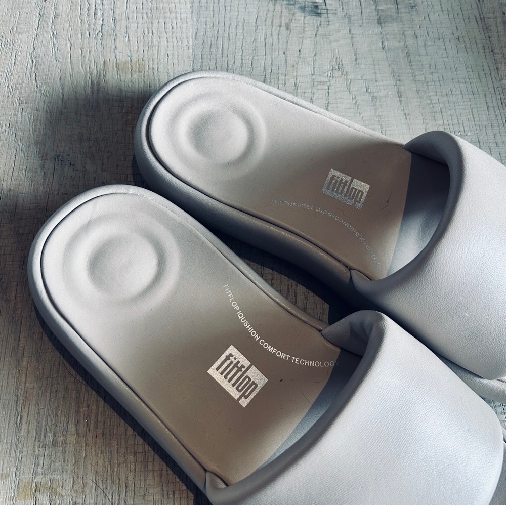 Fitflop Pale Taupe Slide Sandals Size 8.5 - Picture 4 of 9